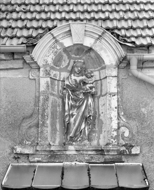 statue : Vierge à l'Enfant