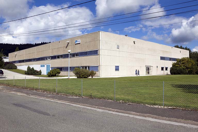 usine d'horlogerie (usine d'ébauches de montre et de montres) France Ebauches, actuellement usine de fournitures pour l'horlogerie Soprod France
