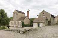 relais de poste, puis distillerie, puis usine liée au travail du bois (usine de vannerie) Lemercier, actuellement logement