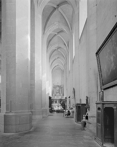 église abbatiale de l'abbaye Saint-Oyend, actuellement cathédrale Saint-Pierre, Saint-Paul et Saint-André