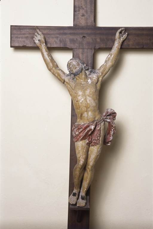 statue : Christ en croix
