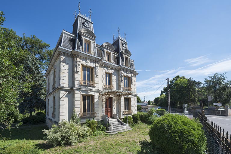 maison 1 chemin des Vignes, puis musée du costume