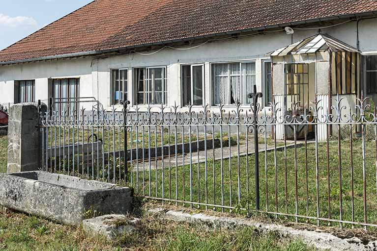 ferme et atelier de fournitures pour l'horlogerie de Gaston Cuenin