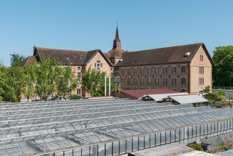 grand séminaire de Sens, aujourd'hui édifice d'assistance ou de protection sociale (Établissement de services et d'aide par le travail)