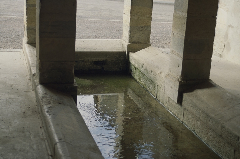 lavoir ; mairie