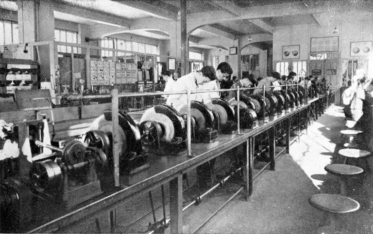 école professionnelle dite Ecole nationale d'Optique puis lycée polyvalent Victor Bérard