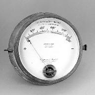 instrument de mesure de la température (pyromètre à cadran Chauvin et Arnoux)