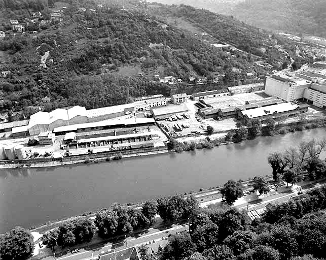 usine à papier de la société des Papeteries Bisontines, usine de fibres artificielles et synthétiques dite usine des Soieries puis de la Rhodiacéta