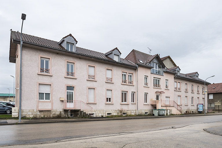 usine d'automobile Zedel, puis distillerie Pernot, usine de cycles Maire-Vuillemin
