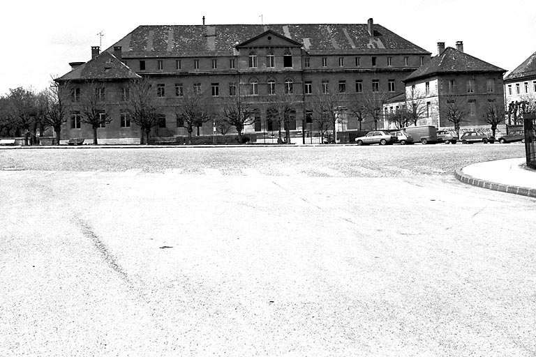 lycée, actuellement collège Philippe Grenier