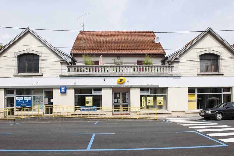 magasin coopératif la Fraternelle, actuellement bureau de poste et centre culturel communal