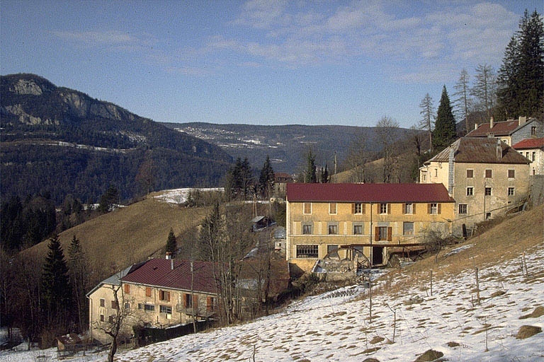 usine de papeterie, usine de taille de pierre pour la joaillerie et l'industrie