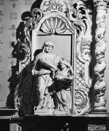 2 statues : l'Education de la Vierge et sainte Agathe (?)