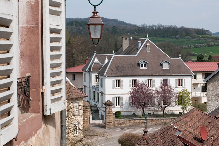 château Vorget puis hospice de vieillards, actuellement maison de retraite