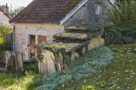 remise agricole ou toit à porc