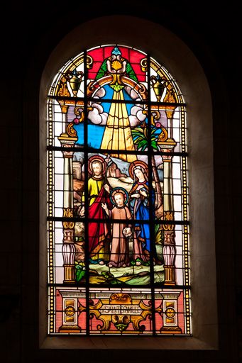 ensemble de 6 verrières (à personnages et décoratives) : sainte Famille, saint Claude, Sacré-Coeur de Marie et Sacré-Coeur de Jésus