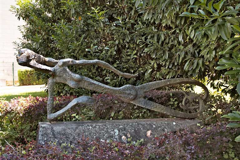 statue (figure colossale) : Les Formes de la vie naissent de l'océan
