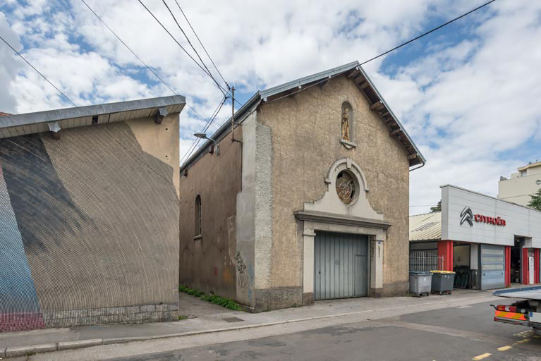 église paroissiale, actuellement garage de réparation automobile