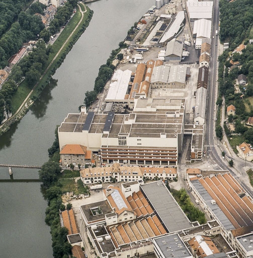 usine à papier de la société des Papeteries Bisontines, usine de fibres artificielles et synthétiques dite usine des Soieries puis de la Rhodiacéta
