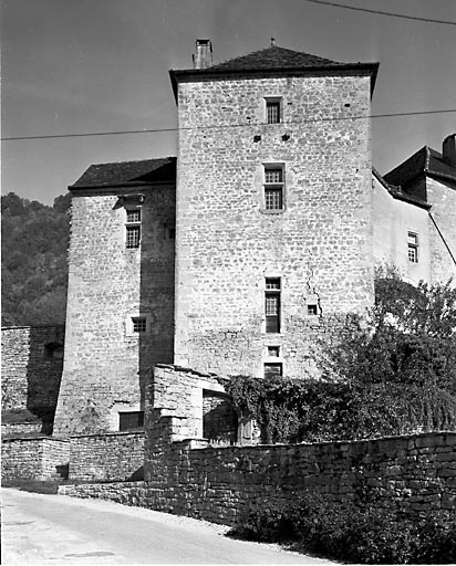 abbaye Saint-Pierre, actuellement église paroissiale Saint-Jean-Baptiste, habitation et musée