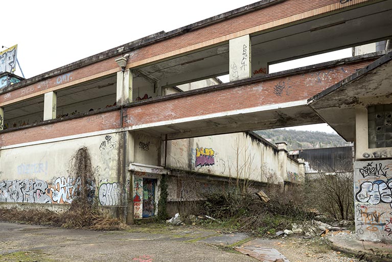 usine à papier de la société des Papeteries Bisontines, usine de fibres artificielles et synthétiques dite usine des Soieries puis de la Rhodiacéta