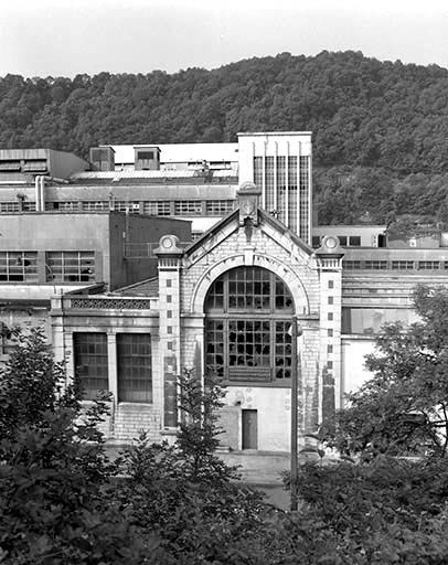 usine à papier de la société des Papeteries Bisontines, usine de fibres artificielles et synthétiques dite usine des Soieries puis de la Rhodiacéta