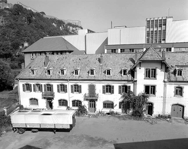 usine à papier de la société des Papeteries Bisontines, usine de fibres artificielles et synthétiques dite usine des Soieries puis de la Rhodiacéta