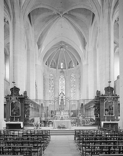 église abbatiale de l'abbaye Saint-Oyend, actuellement cathédrale Saint-Pierre, Saint-Paul et Saint-André