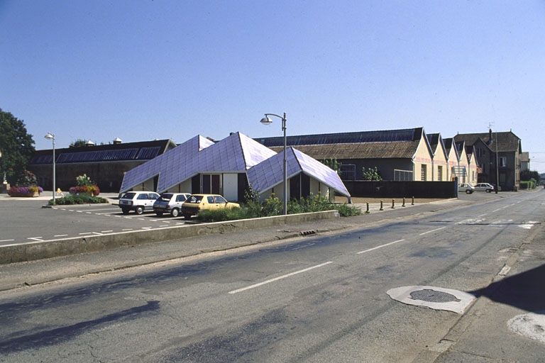 filature de laine peignée Schwartz et Cie, puis usine de teinturerie Achtnich, actuellement magasin de commerce