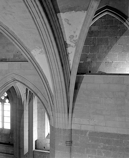 église abbatiale de l'abbaye Saint-Oyend, actuellement cathédrale Saint-Pierre, Saint-Paul et Saint-André