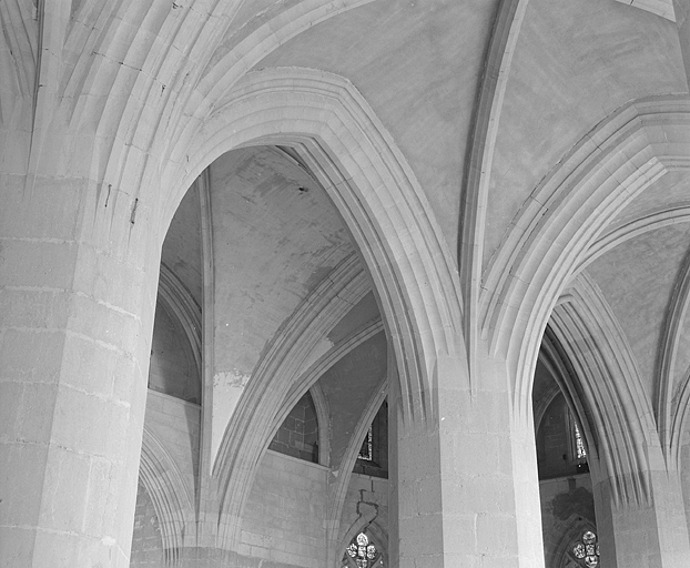 église abbatiale de l'abbaye Saint-Oyend, actuellement cathédrale Saint-Pierre, Saint-Paul et Saint-André