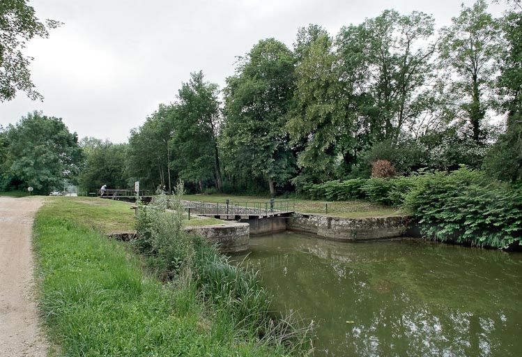 site de l'écluse de Cuisery (la Seille canalisée)
