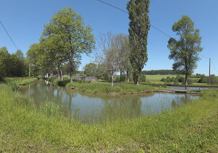 rigole d'alimentation ; prise d'eau de Pont-d'Ouche (canal de Bourgogne)