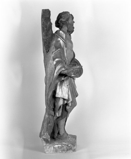 statue (statuette) : saint André