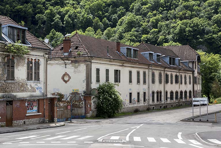 usine à papier de la société des Papeteries Bisontines, usine de fibres artificielles et synthétiques dite usine des Soieries puis de la Rhodiacéta