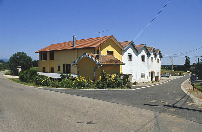 conserverie (choucrouterie), puis usine de confection, actuellement logement
