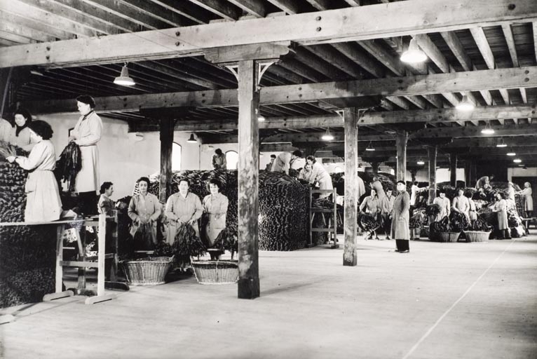 entrepôt commercial (magasin des tabacs), actuellement maison des associations