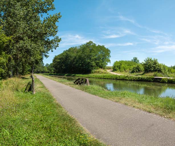 aqueduc ; déversoir ; moulin de Pouilly (canal du Centre)