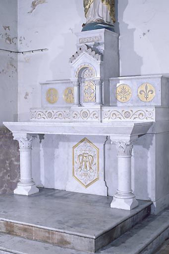 autel, 2 gradins d'autel, tabernacle (autel de la Vierge)