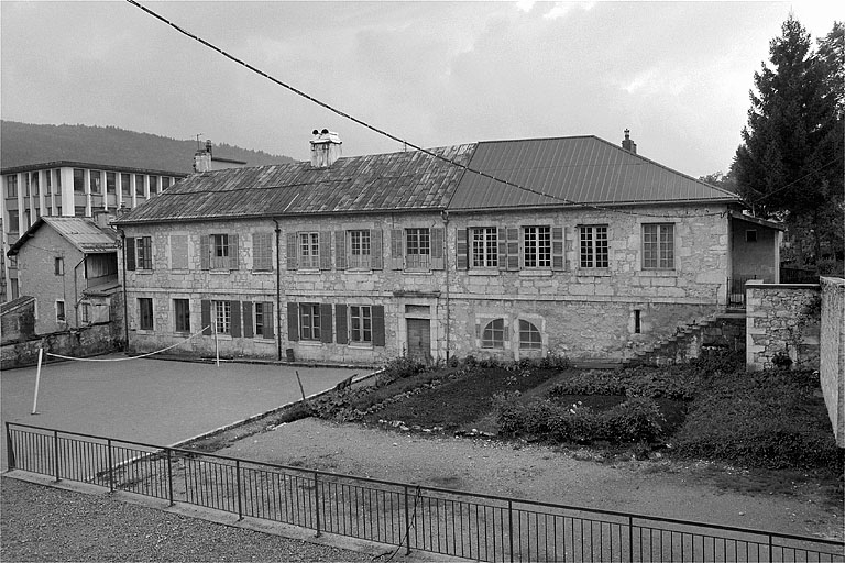 presbytère, mairie, école primaire