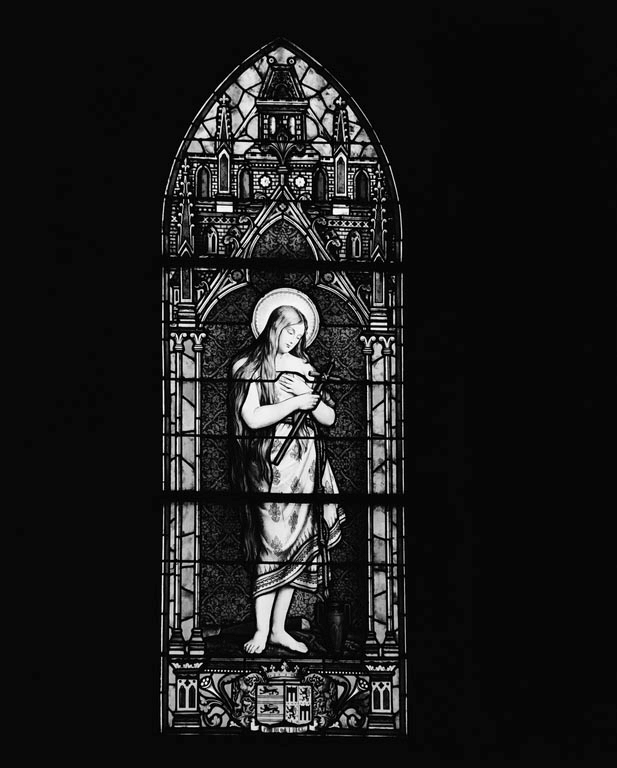 2 verrières (verrière à personnages) : sainte Madeleine, saint Paul (baies 1 et 2)