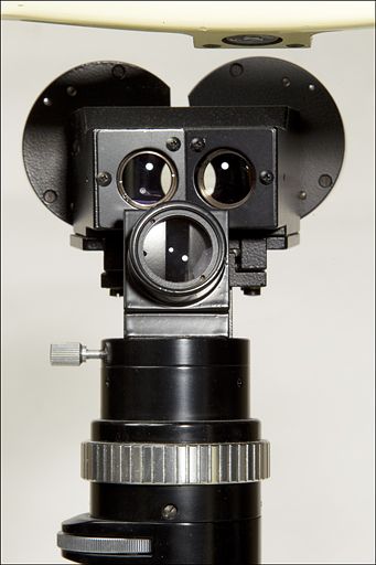 microscope et instrument d'ophtalmologie (biomicroscope dit lampe à fente Neitz)
