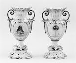deux paires de vases à fleurs (n° 2)