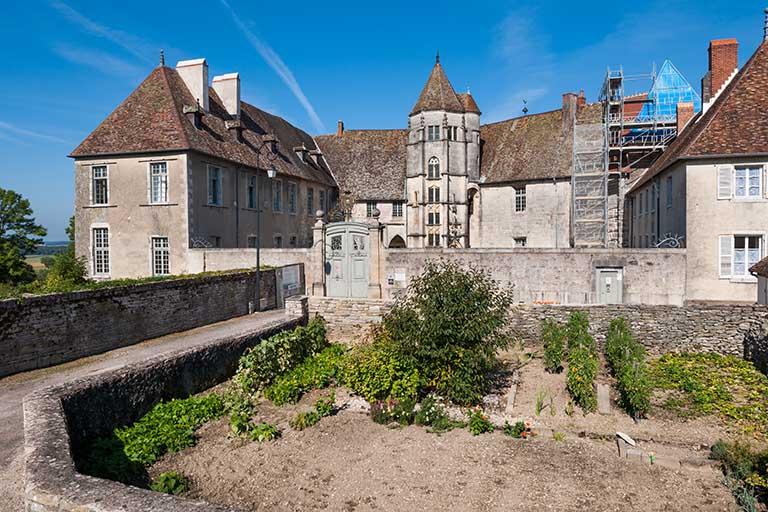 Les châteaux et les demeures de la commune de Gy