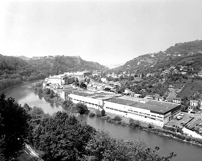 usine à papier de la société des Papeteries Bisontines, usine de fibres artificielles et synthétiques dite usine des Soieries puis de la Rhodiacéta