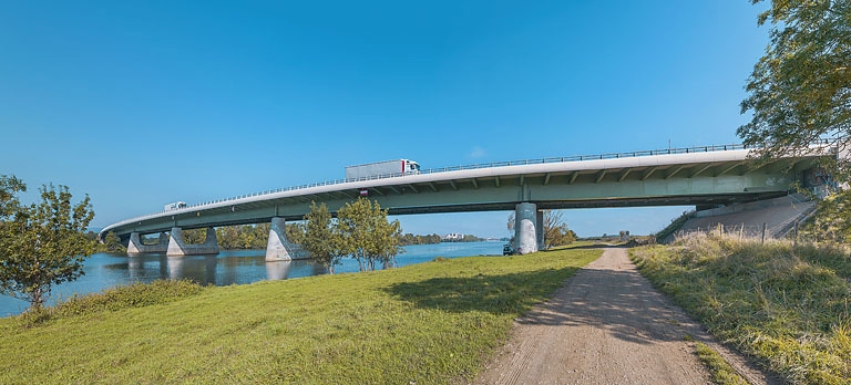 pont autoroutier de l'A406