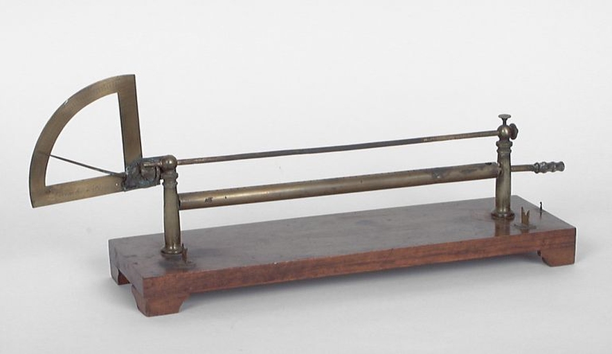 instrument de mise en évidence des dilatations : dilatomètre ou pyromètre à cadran