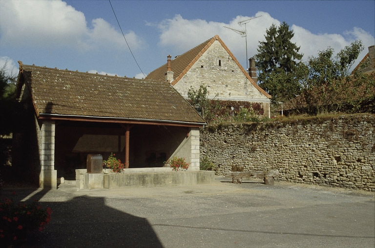 lavoir ; fontaine