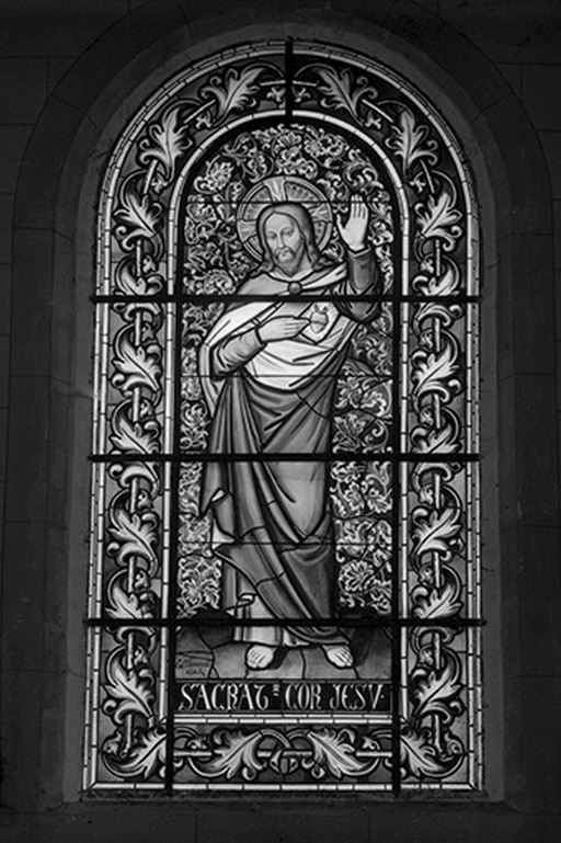 baies 3, 4, 7 et 8 réalisées par E. Thevenot en 1844-1845. Baies 3 et 4 : grandes compositions autour de la Vierge rayonnante, baie 3 : fondation du Rosaire, baie 4 : fondation du Scapulaire. Baies 7 et 8 : grands personnages debout devant un fond damassé, baie 7 : Sacré-Coeur de Marie, baie 8 : Sacré-Coeur du Christ