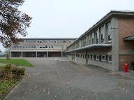 école professionnelle (centre d'apprentissage) puis lycées professionnels Louis Garnier et Fernand Léger, actuellement lycée professionnel Nelson Mandela.